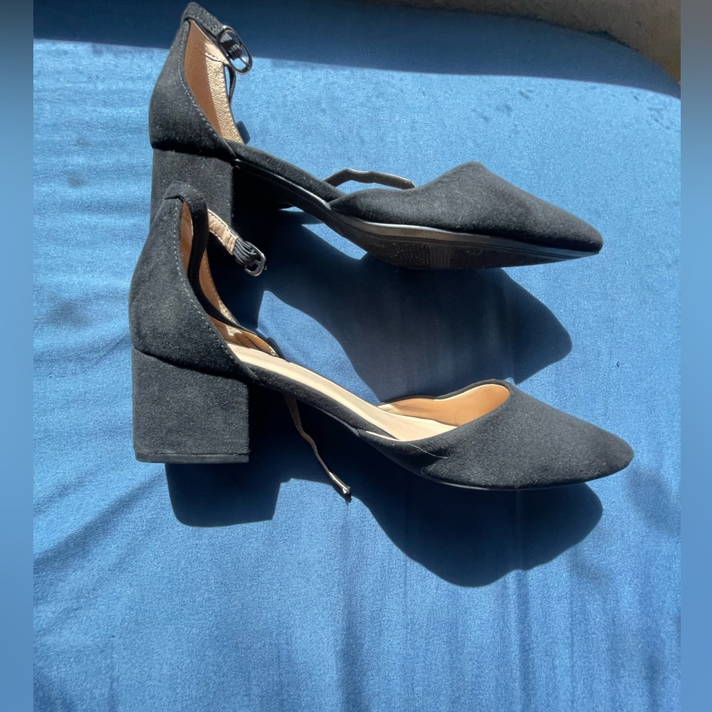 Heels - Picture 2 of 8